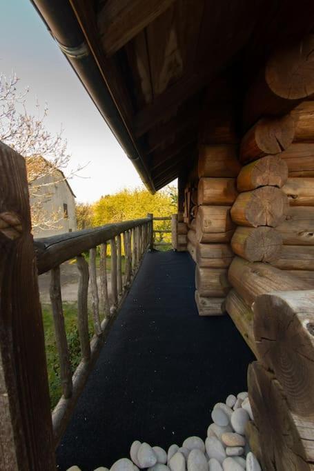 La Cabane Des Colibris Rieupeyroux  Dış mekan fotoğraf